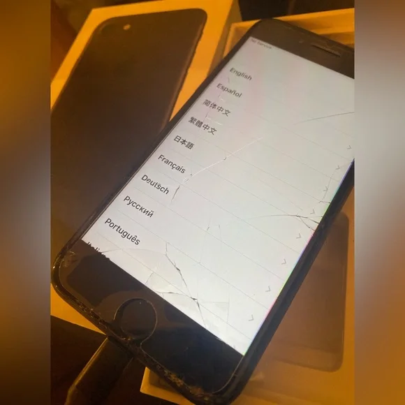 Black IPhone 7 - Picture 5 of 6